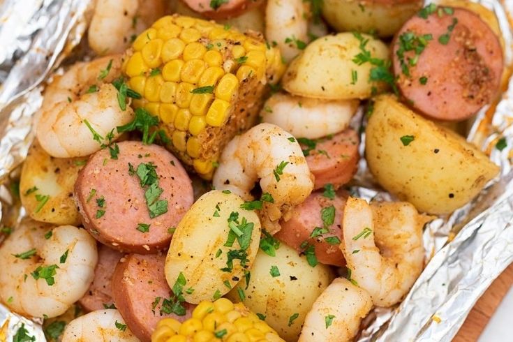 shrimp boil in aluminum foil