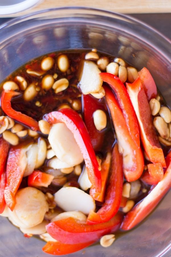 kung pao chicken sauce with ingredients in it 