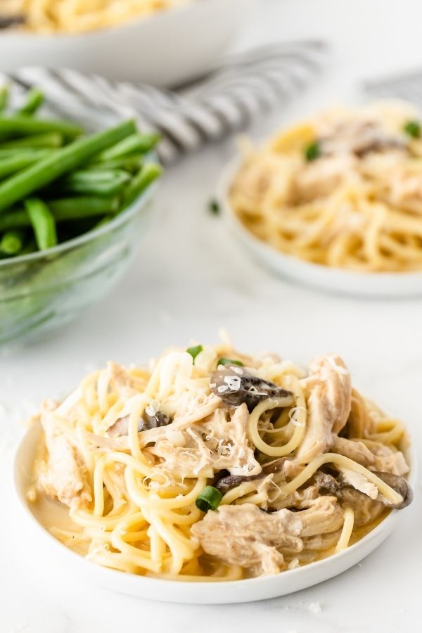 plate of chicken pasta
