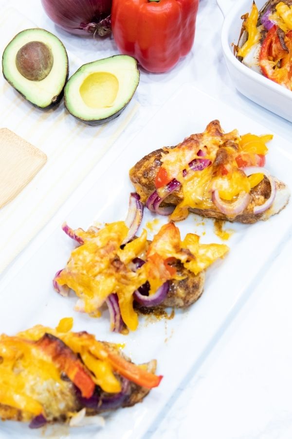 low carb fajita chicken on rectangle tray