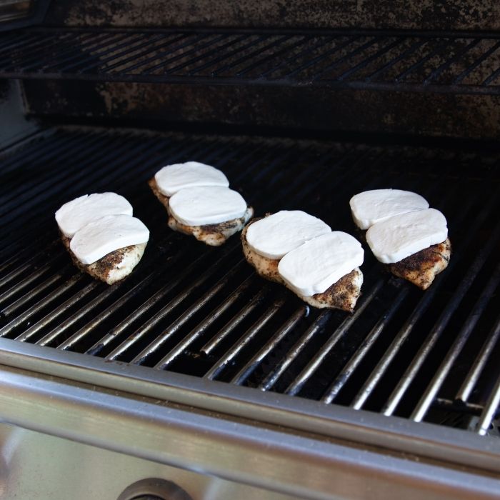 chicken mozzarella on grill 